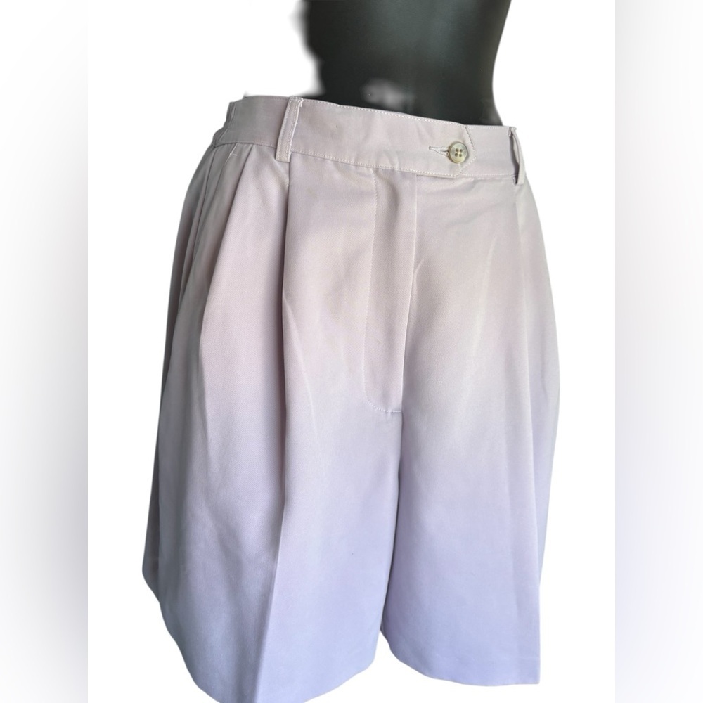 Izod Light Lavender Women's Pleated golf Bermuda Shorts sz 4 preloved